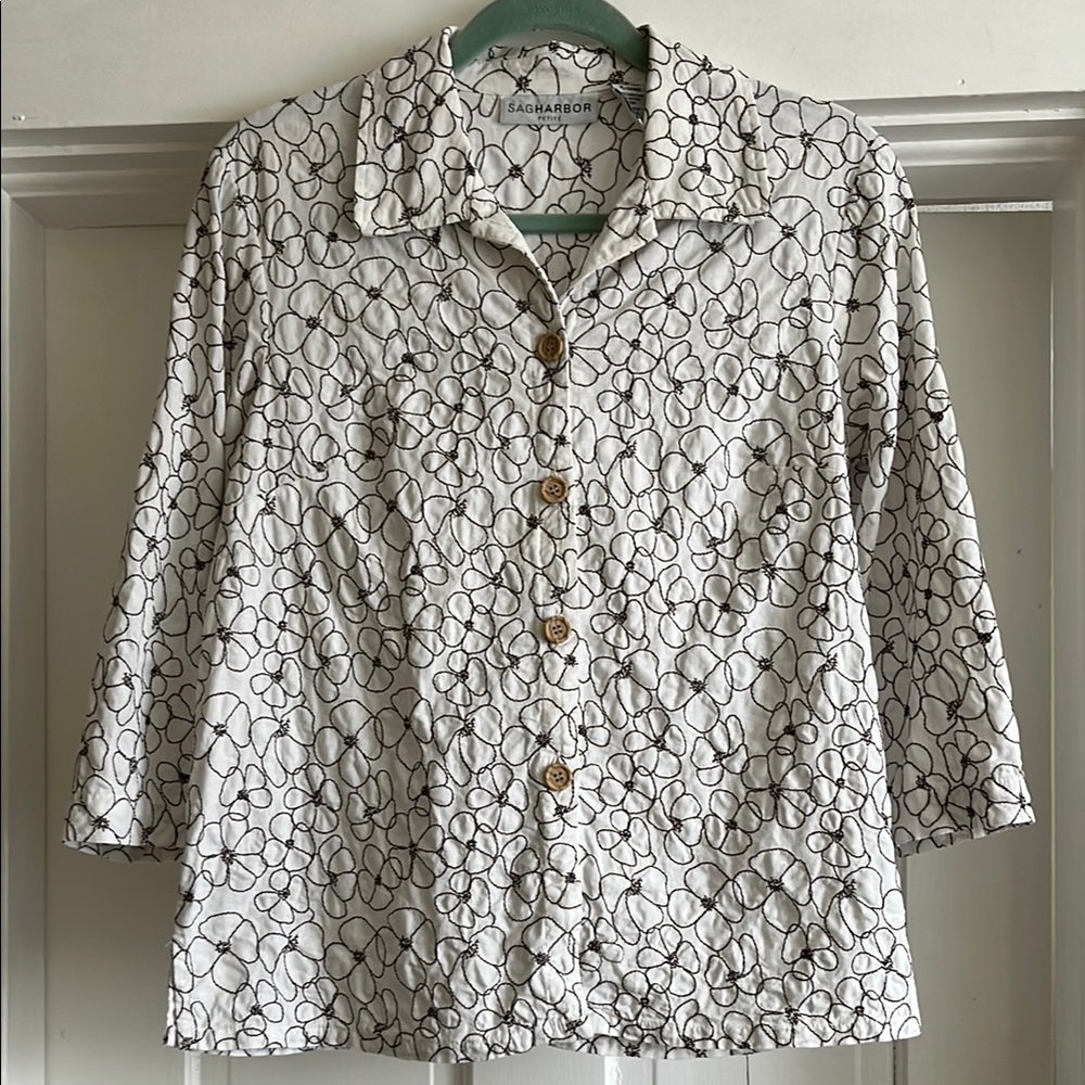Sag Harbor Women's White Embroidered Button-Up Top